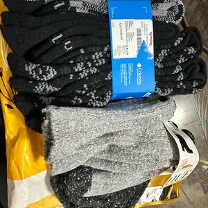 Columbia Wool Blend & Hue Black and Gray Socks